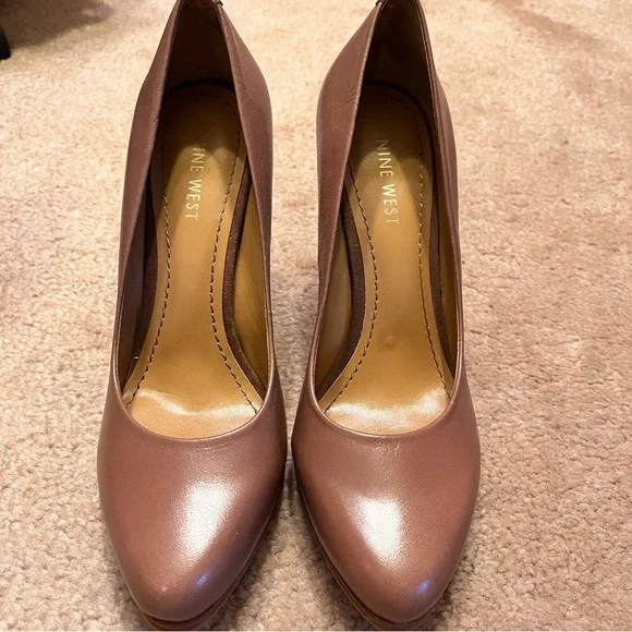 Nine West Rocha Platform Heel - Picture 2 of 6